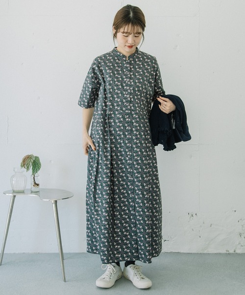 POU DOU DOU(プードゥドゥ)の「すみれプリントシャツワンピース(ワンピース・レディース・ダークグレー/ベージュ・3)」の3枚目の写真