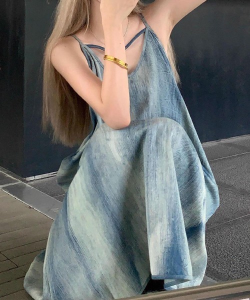 Flugge(フラッジー)の「マーブルキャミロングワンピース(ワンピース・レディース・ブルー・LARGE/MEDIUM)」の7枚目の写真