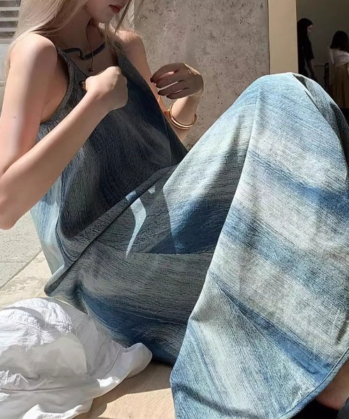 Flugge(フラッジー)の「マーブルキャミロングワンピース(ワンピース・レディース・ブルー・LARGE/MEDIUM)」の9枚目の写真
