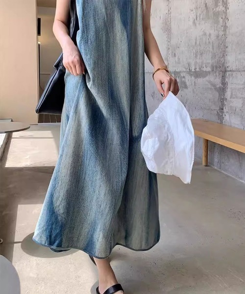 Flugge(フラッジー)の「マーブルキャミロングワンピース(ワンピース・レディース・ブルー・LARGE/MEDIUM)」の4枚目の写真