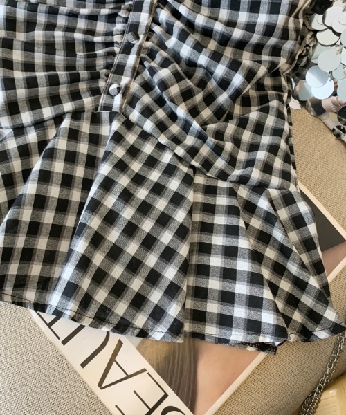 AMAJI(アマジ)の「ギンガムチェック Vネック フロントギャザー ノースリーブ ペプラムトップス(Tシャツ/カットソー・レディース・レッド/ブラック・X-LARGE/LARGE/MEDIUM/SMALL)」の8枚目の写真