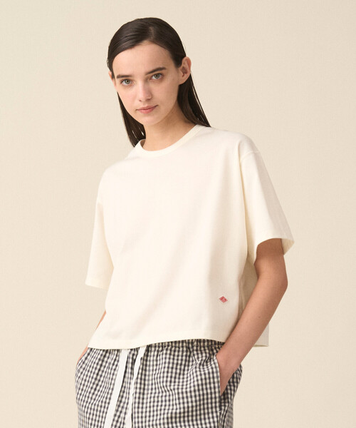 DANTON(ダントン)の「Store-Exclusive Women’s Cotton Jersey Short Length T-shirt(Tシャツ/カットソー・レディース・グレイッシュベージュ/ブラック/ブルー系その他/オレンジ系その他/ホワイト・S/M)」の1枚目の写真