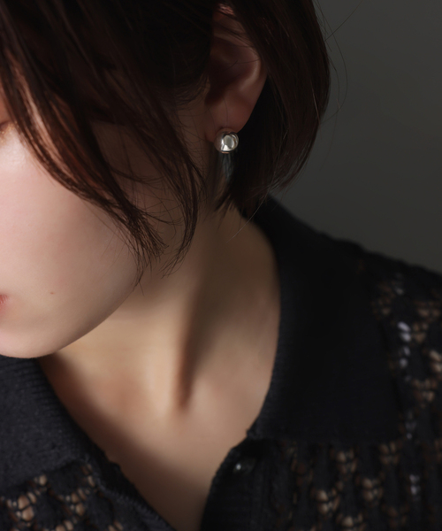 Lilas(リラ)の「【SAMH by LILAS】PUFFボールピアス SV(両耳)(ピアス(両耳用)・レディース・シルバー・FREE)」の2枚目の写真