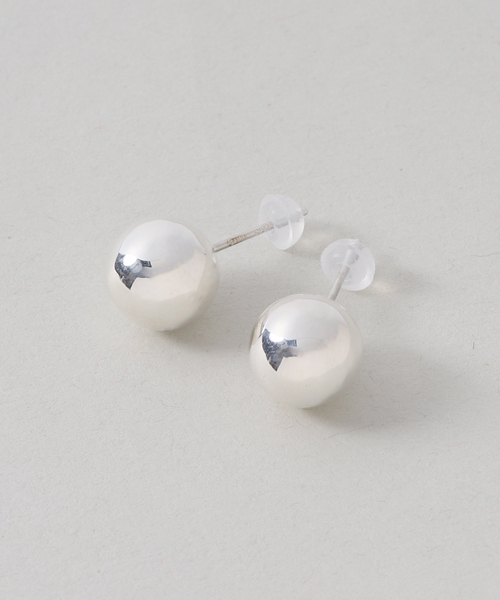 Lilas(リラ)の「【SAMH by LILAS】PUFFボールピアス SV(両耳)(ピアス(両耳用)・レディース・シルバー・FREE)」の6枚目の写真