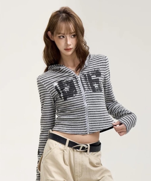 FUNdaysion(ファンデイション)の「ボーダークロップドジップトップス(Tシャツ/カットソー・レディース・ブラック/グレー・M)」の5枚目の写真