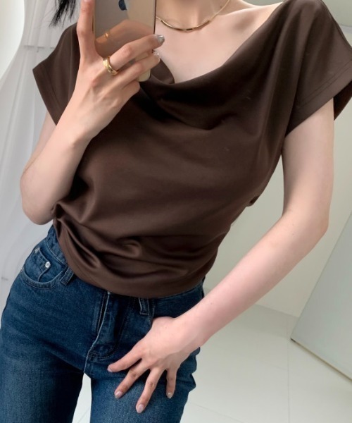 FAVORITO(ファヴォリート)の「オフショルダートップス(その他トップス・レディース・ベージュ/ピンク/ブラウン・F)」の9枚目の写真