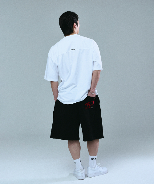 MIHAK(ミハク)の「シンボルビッグロゴオーバーサイズTシャツ(ホワイト)(Tシャツ/カットソー・メンズ・その他・3/1/2)」の5枚目の写真