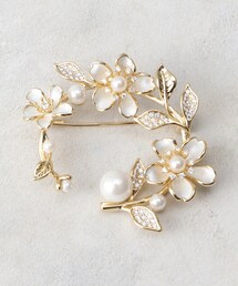 LAURA ASHLEY（ローラアシュレイ）の「【セレモニーにおすすめ／2colors】花冠パール調ブローチ（ブローチ/コサージュ）」