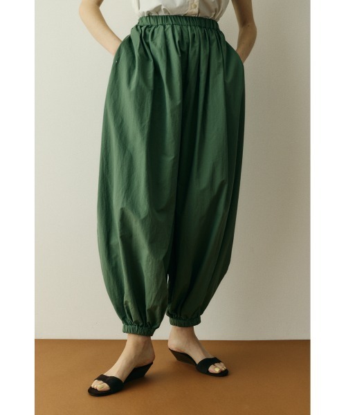 Nylon balloon pants / ナイロンバルーンパンツ（スラックス）｜HeRIN
