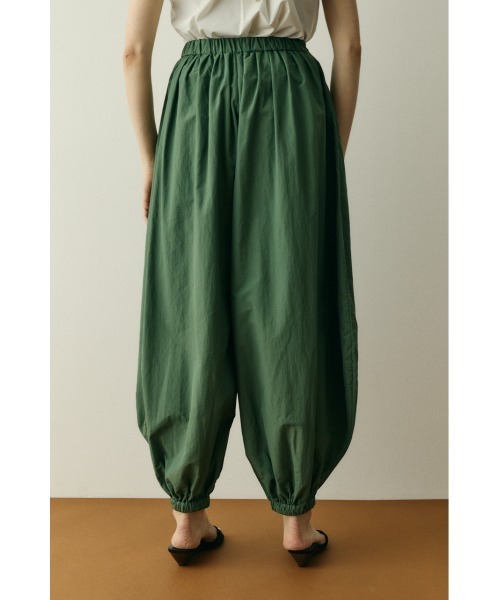 Nylon balloon pants / ナイロンバルーンパンツ（スラックス）｜HeRIN