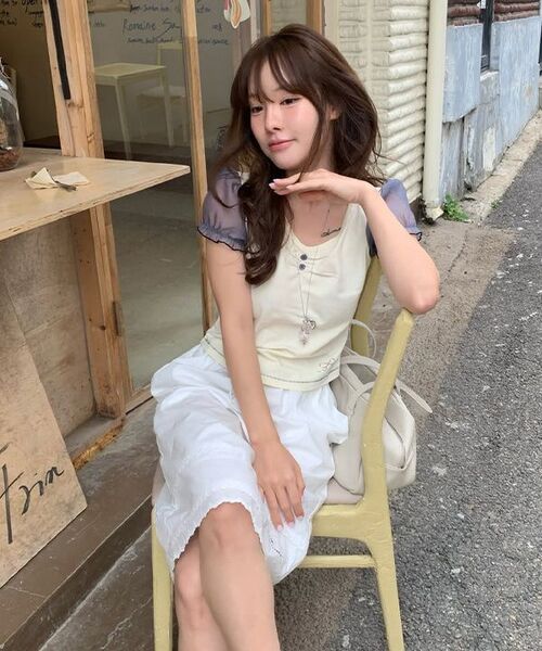 SINOON（シヌーン）の「Eyelet Punching Midi Skirt (White)（スカート・レディース・ホワイト・FREE）」の11枚目の写真