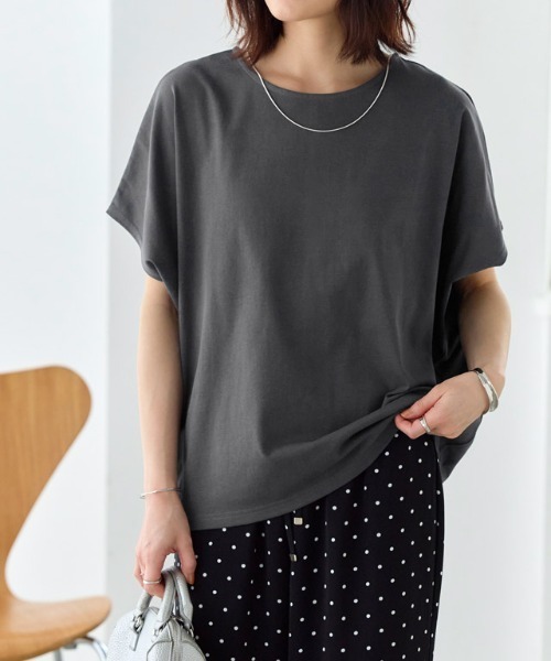 Pierrot(ピエロ)の「クルーネックフレンチスリーブドルマンカットソー(Tシャツ/カットソー・レディース・ライトブルー/グレイッシュベージュ/ブラック/オフホワイト/チャコール・LL/L/M)」の16枚目の写真