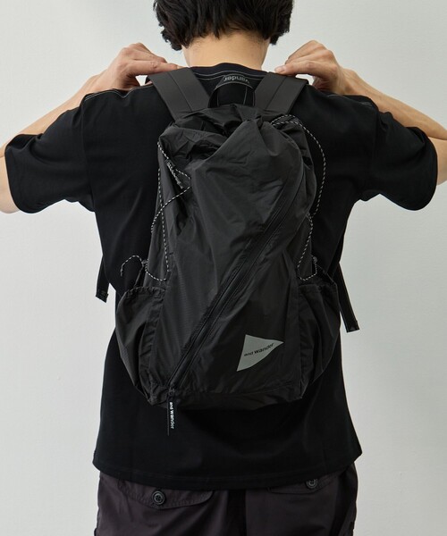 and wander(アンドワンダー)の「【and wander/アンドワンダー】sil daypack(バックパック/リュック・メンズ・ブラック・FREE)」の2枚目の写真