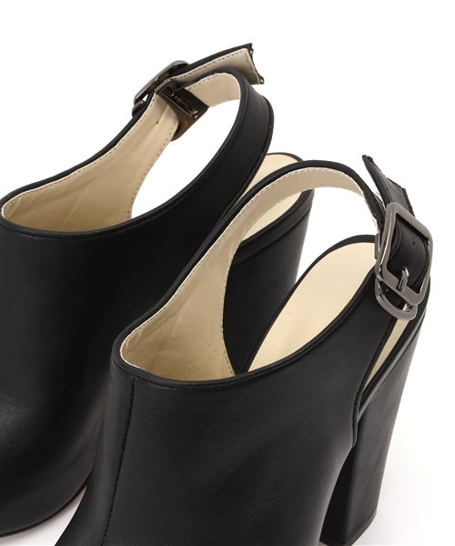 22 OCTOBRE(ヴァンドゥ-オクトーブル)の「【Domani 5月号掲載】ブーサン(サンダル・レディース・ブラック/ベージュ・LARGE/MEDIUM)」の7枚目の写真