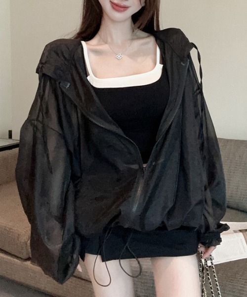 HAILY(ヘイリー)の「シアー素材ビッグサイジングジップパーカー/冷房対策UVカット(パーカー・レディース・ホワイト/ブラック・FREE)」の22枚目の写真