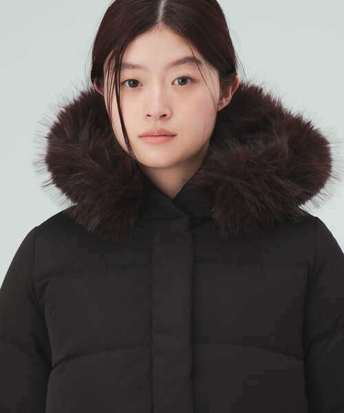 BEAMS HEART（ビームスハート）の「河田フェザー ロング ダウンコート（ダウンジャケット/コート・レディース・ブラウン/ブラック・SMALL/MEDIUM）」の19枚目の写真