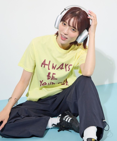 ABYS(アビス)の「【オリジナルタグ付き】配色ロゴプリントTシャツ(Tシャツ/カットソー・レディース・チャコールグレー/ピンク/ライトイエロー・FREE)」の1枚目の写真