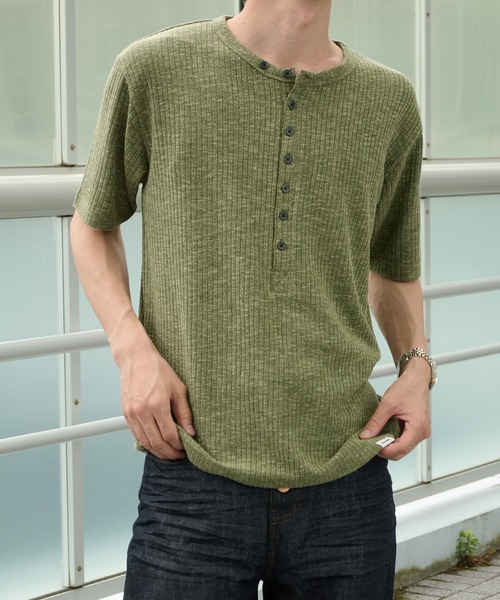 Perushu(ペルーシュ)の「Henley Neck Rib Knit Tops/ヘンリーネックリブニットトップス(Tシャツ/カットソー・メンズ・チャコールグレー/ダークグリーン/ネイビー/ベージュ・MEDIUM/LARGE)」の3枚目の写真