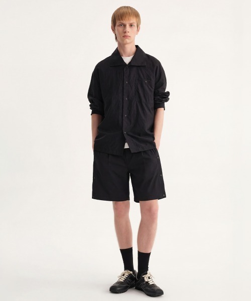 MODE COMMUTER(モードコミューター)の「Side-Button Wide Short Pants(その他パンツ・メンズ・ブラック・SMALL/MEDIUM/LARGE)」の3枚目の写真