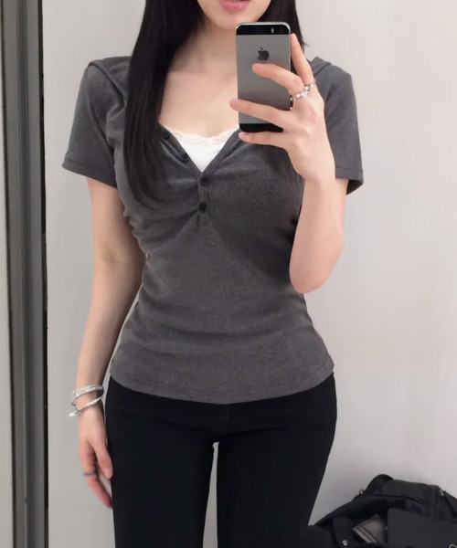 VIVID LADY(ビビッドレディー)の「フード付き ヘンリーネック 半袖トップス(Tシャツ/カットソー・レディース・ブラック/アイボリー/チャコールグレー・FREE)」の11枚目の写真