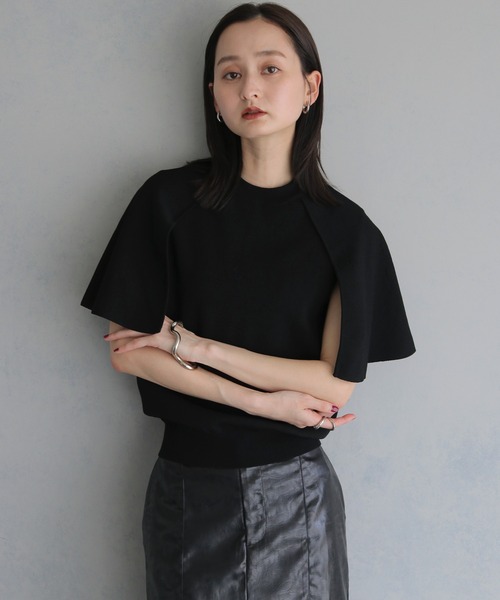 &g'aime(アンジェム)の「【&g'aime 】ケープニット Cape Knit Top(ニット/セーター・レディース・レッド/オフホワイト/ブラック/ブラウン・FREE)」の3枚目の写真