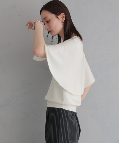 &g'aime(アンジェム)の「【&g'aime 】ケープニット Cape Knit Top(ニット/セーター・レディース・レッド/オフホワイト/ブラック/ブラウン・FREE)」の10枚目の写真