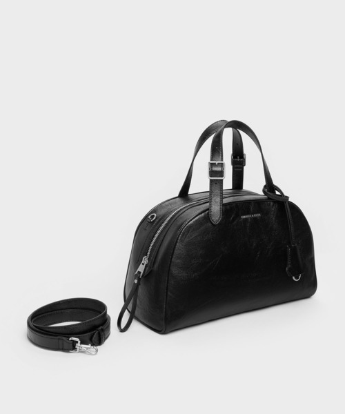 CHARLES & KEITH（チャールズ & キース）の「Vega ベガ ボウリング バッグ（トートバッグ・レディース・スミクロ・M）」の2枚目の写真