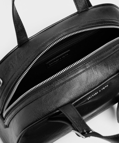 CHARLES & KEITH（チャールズ & キース）の「Vega ベガ ボウリング バッグ（トートバッグ・レディース・スミクロ・M）」の5枚目の写真