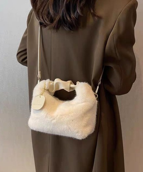 aimoha（アイモハ）の「aimoha/2WAYフェイクファーハンドバッグ（ショルダーバッグ・レディース・ブラック/ブラウン/オフホワイト/ベージュ・FREE）」の2枚目の写真