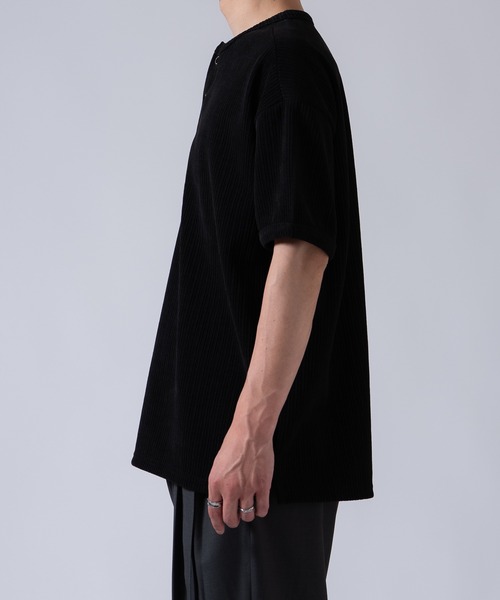 OXA(オグザ)の「ベロア調 半袖ヘンリーネックTシャツ カットソー OXA(Tシャツ/カットソー・メンズ・ブラック/ホワイト・FREE)」の14枚目の写真