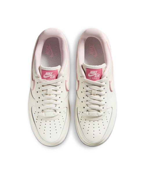 NIKE（ナイキ）の「NIKE/ナイキ WS ｴｱ ﾌｫｰｽ 1 07（スニーカー・レディース・ホワイト×ピンク・22.5cm/22cm）」の3枚目の写真