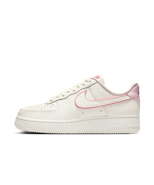 NIKE（ナイキ）の「NIKE/ナイキ WS ｴｱ ﾌｫｰｽ 1 07（スニーカー・レディース・ホワイト×ピンク・22.5cm/22cm）」の4枚目の写真