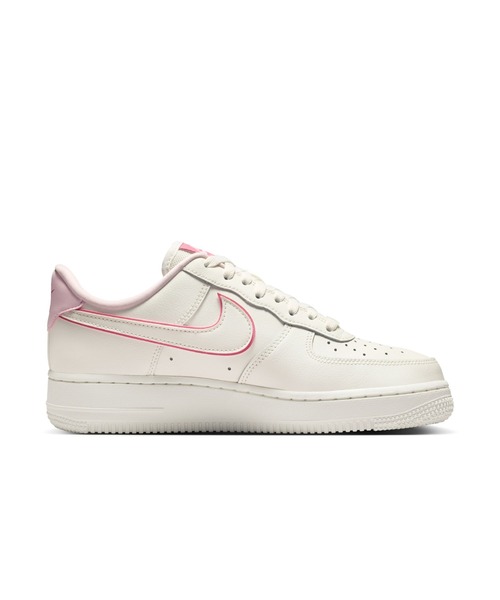 NIKE（ナイキ）の「NIKE/ナイキ WS ｴｱ ﾌｫｰｽ 1 07（スニーカー・レディース・ホワイト×ピンク・22.5cm/22cm）」の7枚目の写真