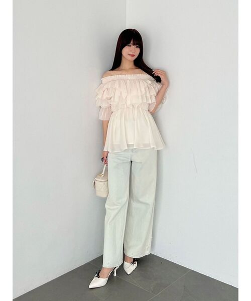 MERCURYDUO(マーキュリーデュオ)の「オフショルラッフルチュニックブラウス(シャツ/ブラウス・レディース・アイボリー/ピンク/ブラック・FREE)」の12枚目の写真
