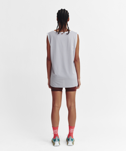 MENASOO（ミナス）の「Mesh Runner Club Sleeveless Top_Gray（Tシャツ/カットソー・レディース・グレー・S/M）」の4枚目の写真