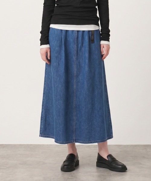 Gramicci（グラミチ）の「Gramicci / RETCH DENIM LONG FLARE SKIRT / GLSK6-SJP006 秋服 冬服（デニムスカート・レディース・ワンウォッシュ/ダークブルー・M/S/L）」の2枚目の写真