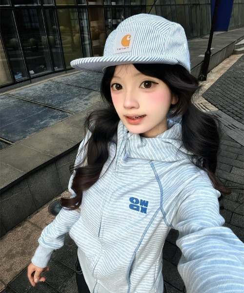 GEMEDA（ジェメダ）の「ボーダー柄フード付きジップパーカー（パーカー・レディース・ライトグレー・M）」の12枚目の写真