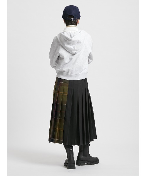 Barbour（バブアー）の「公式ショップ限定｜ＺＩＰ　ＨＯＯＤＥ（パーカー・レディース・オリーブ/ライトグレー/クリーム/ダークグレー・SMALL/MEDIUM）」の7枚目の写真