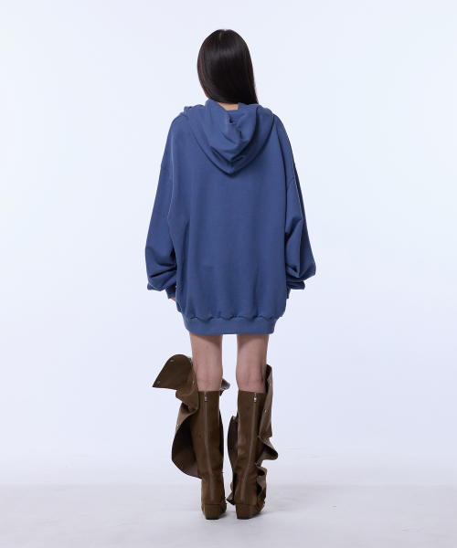 GILAARCHIVE(ギラアーカイブ)の「TWICE GIRL OVER SIZE HOODED_BLUE(パーカー・レディース・その他・LARGE/MEDIUM)」の3枚目の写真