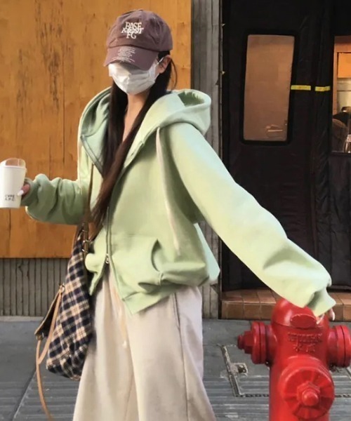 FAVORITO(ファヴォリート)の「フード付きトレーナー(パーカー・レディース・ライトグレー/ライトグリーン/ネイビー/ベージュ・F)」の6枚目の写真