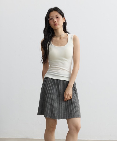 JOCOSA（ジョコサ）の「ウール混 ふんわり起毛 カップ付きタンクトップ（タンクトップ・レディース・ベージュ/ホワイト/チャコールグレー/グレー系その他・M/L）」の2枚目の写真