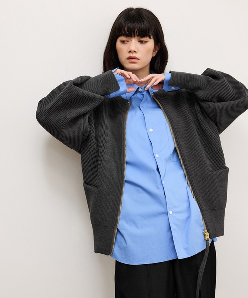 ADAM ET ROPE'(アダムエロペ)の「【WEB限定】・【定番】ジップニットカーディガン(カーディガン/ボレロ・レディース・ダークブラウン/ブラック/チャコールグレー・FREE)」の2枚目の写真