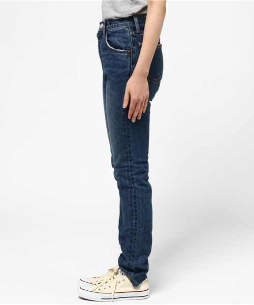 MOUSSY（マウジー）の「CUT OFF STRAIGHT（デニムパンツ・レディース・ブルー・26inch/23inch/24inch/25inch/27inch）」の7枚目の写真