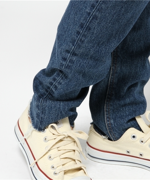 MOUSSY（マウジー）の「CUT OFF STRAIGHT（デニムパンツ・レディース・ブルー・26inch/23inch/24inch/25inch/27inch）」の12枚目の写真