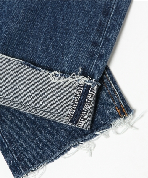 MOUSSY（マウジー）の「CUT OFF STRAIGHT（デニムパンツ・レディース・ブルー・26inch/23inch/24inch/25inch/27inch）」の4枚目の写真