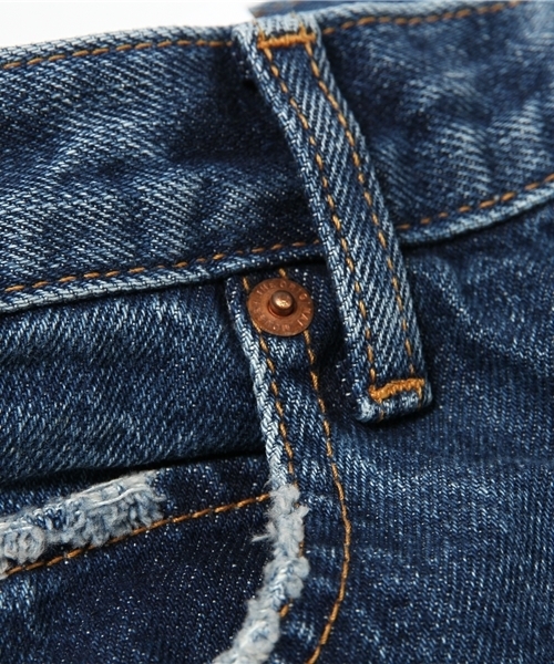 MOUSSY（マウジー）の「CUT OFF STRAIGHT（デニムパンツ・レディース・ブルー・26inch/23inch/24inch/25inch/27inch）」の5枚目の写真