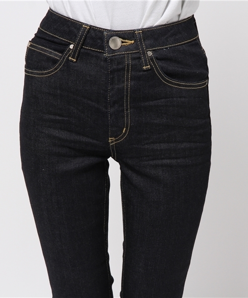 BLACK BY MOUSSY（ブラックバイマウジー）の「CRYSTAL cropped DENIM（デニムパンツ・レディース・ダークブルー・26inch/24inch/23inch/25inch）」の5枚目の写真