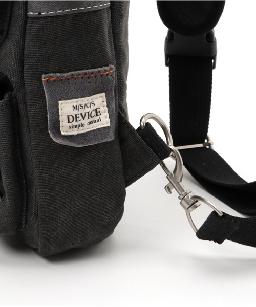 DEVICE（デバイス）の「DEVICE デバイス Haze2 ミリタリー ムラ染め キャンバス ボディバッグ ショルダーバッグ（ボディバッグ/ウエストポーチ・メンズ・ブラック/カーキ/ブラウン・FREE）」の6枚目の写真