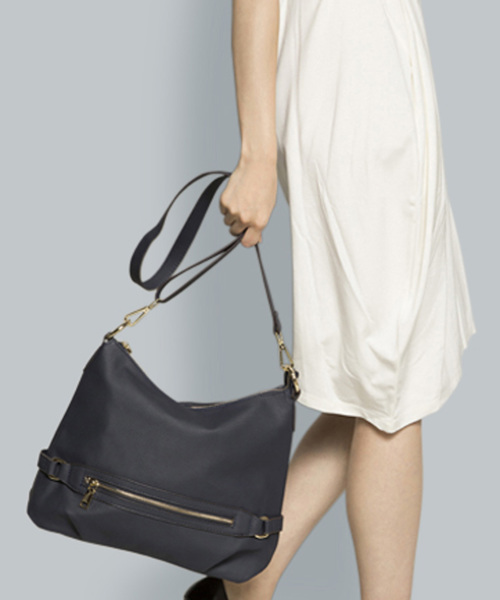 PLAIN CLOTHING（プレーンクロージング）の「フロントZIPトートバッグ/ショルダーバッグ【PLAIN CLOTHING】（トートバッグ・レディース・ブラック/ボルドー/キャメル/ネイビー/グレー・FREE）」の21枚目の写真