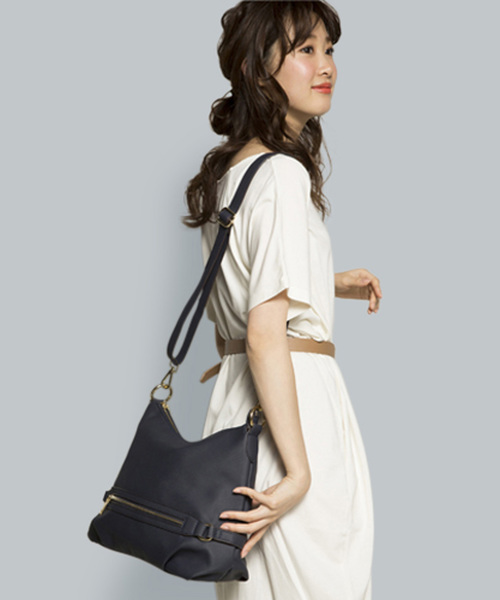 PLAIN CLOTHING（プレーンクロージング）の「フロントZIPトートバッグ/ショルダーバッグ【PLAIN CLOTHING】（トートバッグ・レディース・ブラック/ボルドー/キャメル/ネイビー/グレー・FREE）」の22枚目の写真